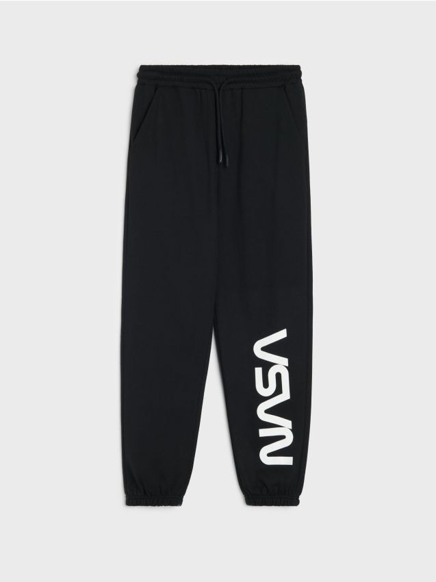 Sinsay - Pantaloni de trening loose cu bumbac NASA - negru
