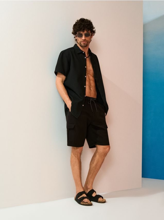 Sinsay - Pantaloni scurți cargo, din bumbac - negru