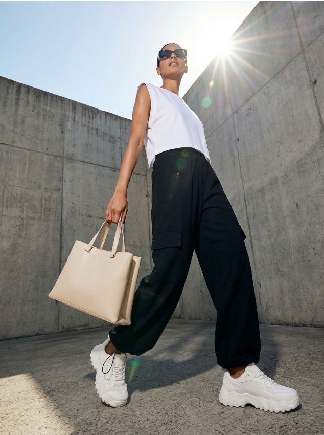 Sinsay - Pantaloni parachute - negru