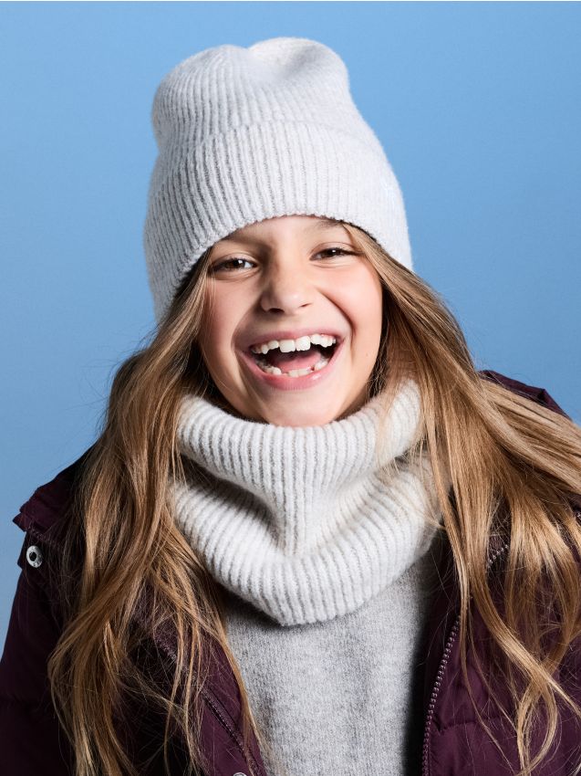 Sinsay - Căciulă beanie cu broderie și amestec de bumbac - bej