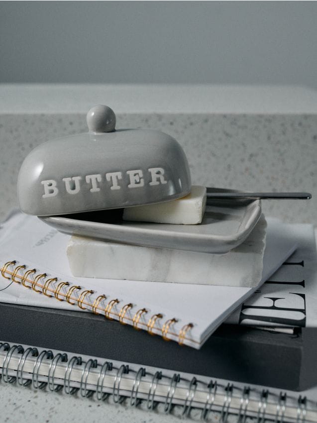 Sinsay - Maslență ceramică cu inscripție - gri deschis