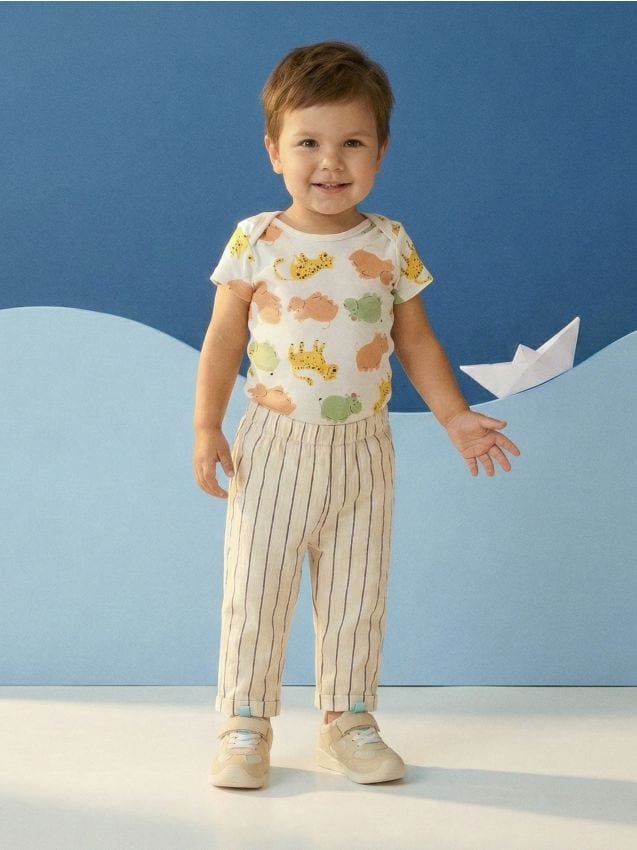 Sinsay - Blugi cu elastic în talie - crem