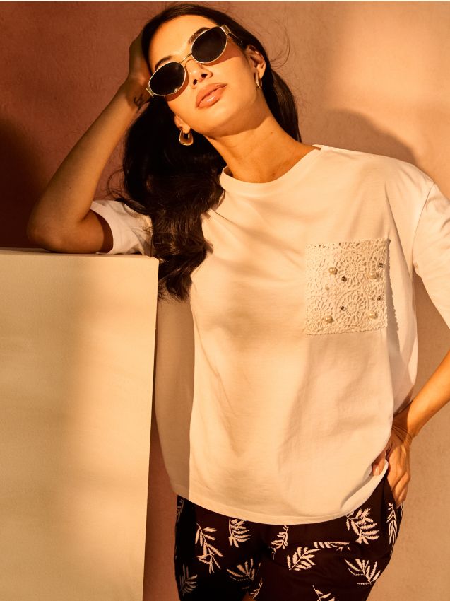 Sinsay - Bavlněné tričko s dekorativní kapsou - alb