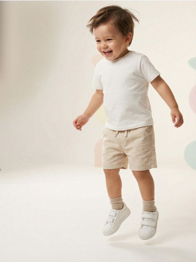 Sinsay - Lniane szorty z elastycznym pasem i melanżowym wzorem - beżowy