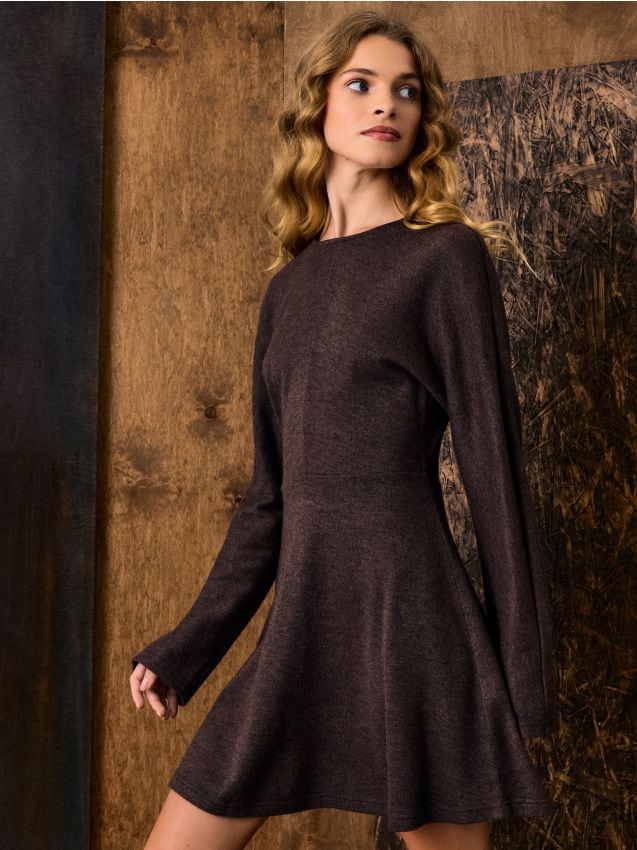 Sinsay - Rochie mini tricotată cu mâneci lungi - maro-închis