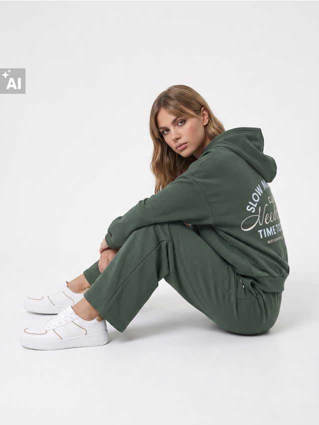 Sinsay - Pantaloni sport cu croială largă și bumbac - kaki