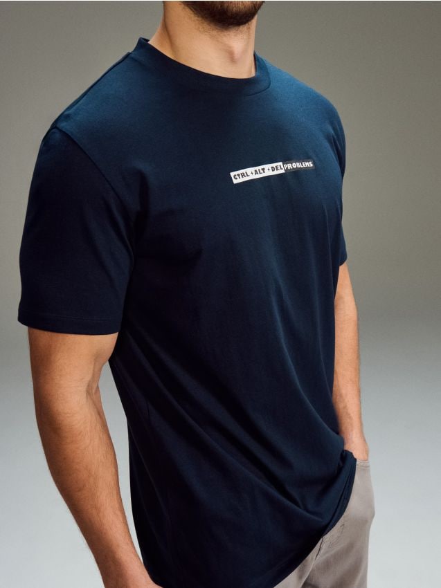 Sinsay - Bawełniana koszulka z napisem - granatowy