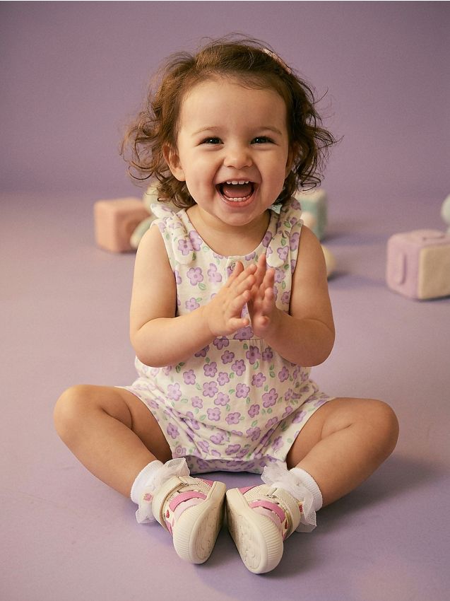 Sinsay - Salopetă cu noduri decorative pe umeri - crem