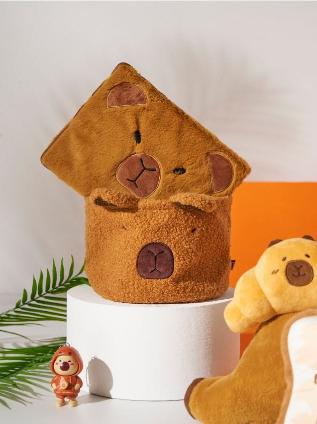 Sinsay - Coș de depozitare cu motiv de capibară - brun-auriu