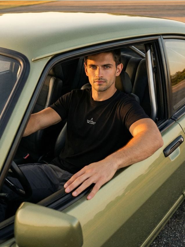 Sinsay - Bawełniana koszulka z haftem - czarny