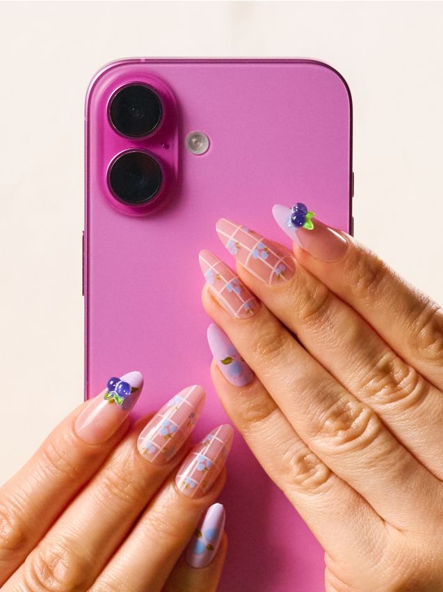 Sinsay - Unghii false de formă migdală cu model fructe - albastru-violet