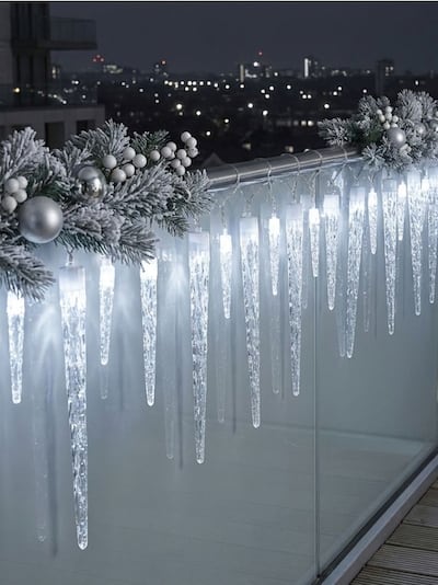 Božićne lampice u obliku ledenih sveča