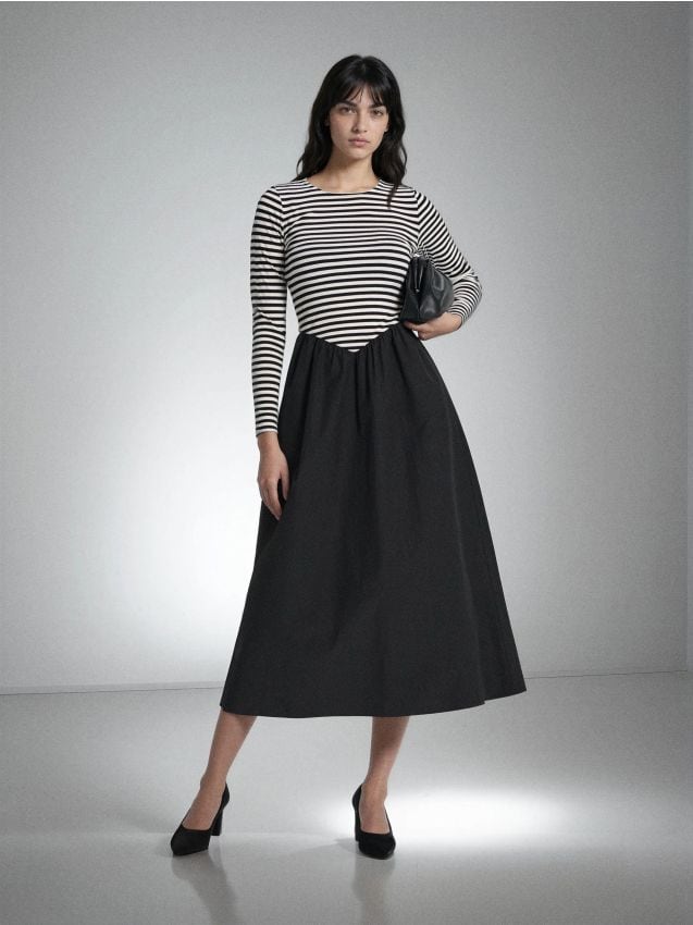 Sinsay - Rochie midi cu tiv în contrast - negru