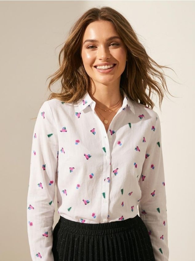 Sinsay - Cămașă de Crăciun cu imprimeu cu mașini, cadouri și brazi - alb