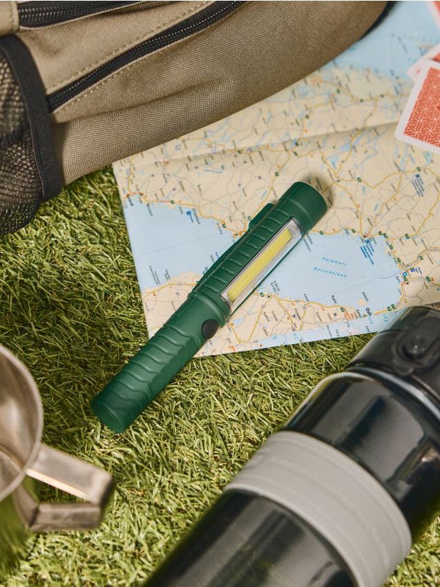 Sinsay - Lanternă LED cu panou lateral - verde