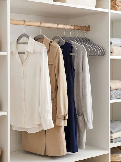 Komplet 10 obešalnikov