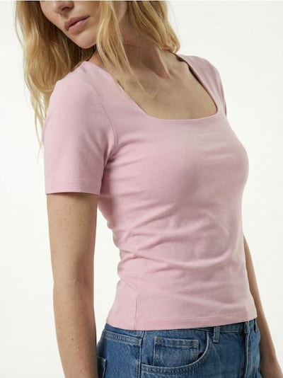 Футболка з квадратною горловиною