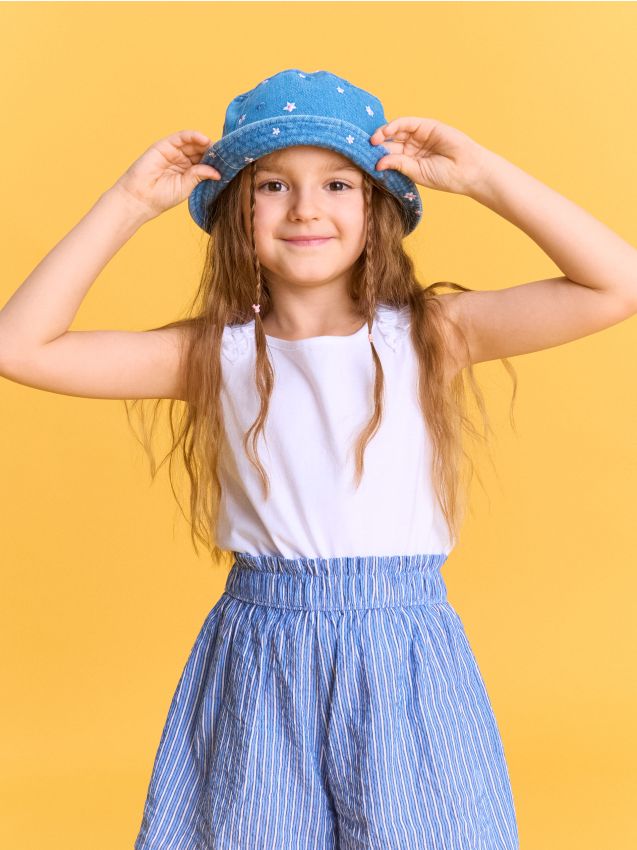 Sinsay - Pălărie tip bucket din denim cu flori brodate - albastru