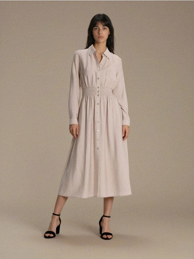 Sinsay - Rochie midi tip cămașă din vâscoză cu fronseu decorativ - gri deschis