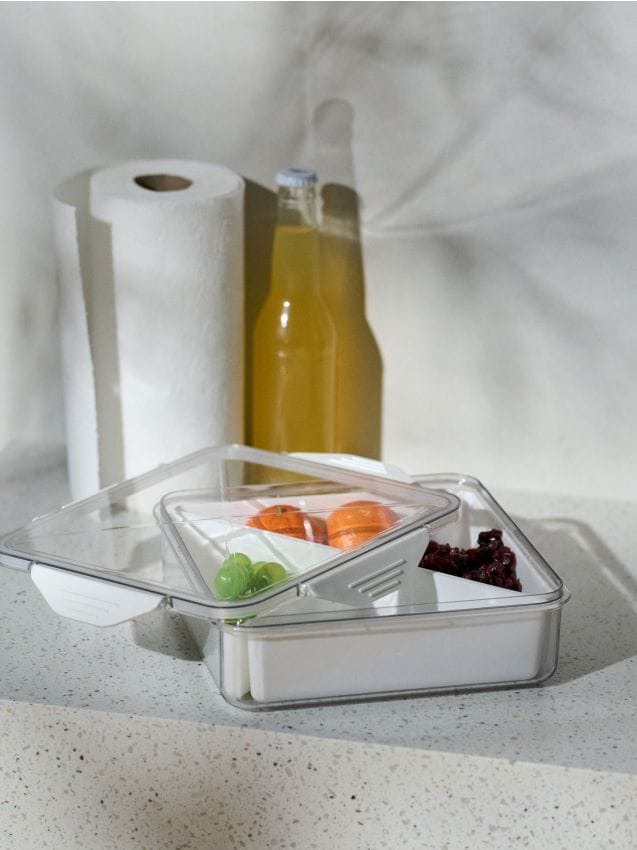 Sinsay - Recipient pentru alimente cu compartimente și capac - alb