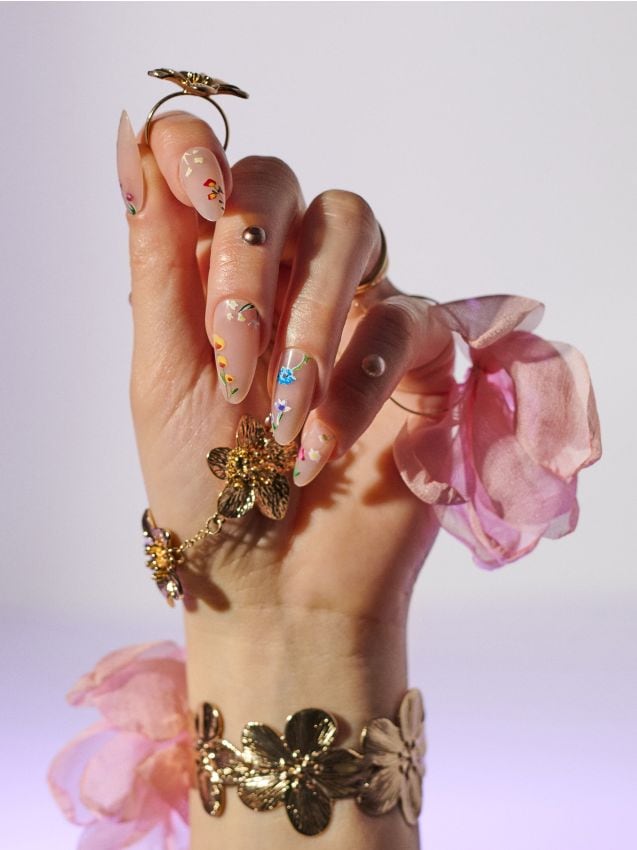 Sinsay - Unghii artificiale cu motiv floral 24 pack - nude