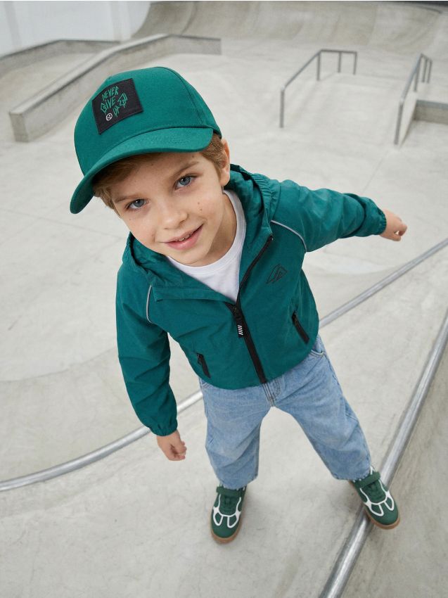 Sinsay - Czapka z daszkiem z naszywką - zielony