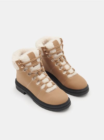 Insulated ankle boots