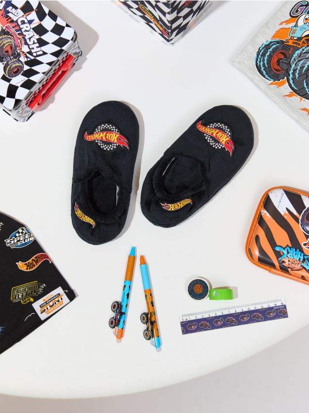 Sinsay - Papuče Hot Wheels - čierna