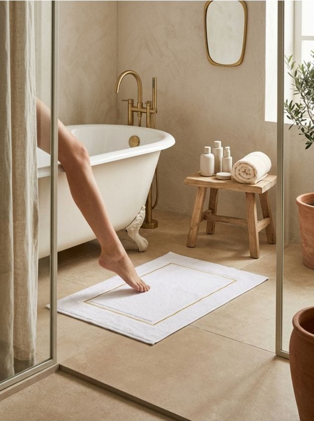 Sinsay - Covoraș de baie cu detalii aurii - alb