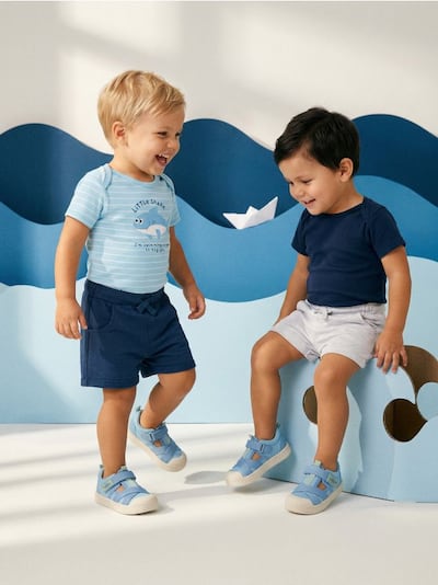 Бавовняне дитяче боді з принтом акули 2 pack