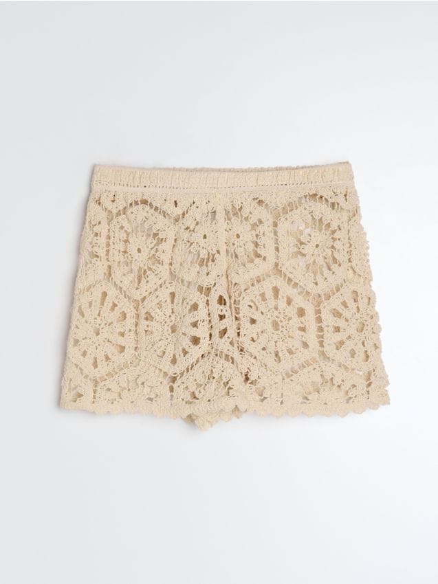 Sinsay - Pantaloni scurți ajurați - bej