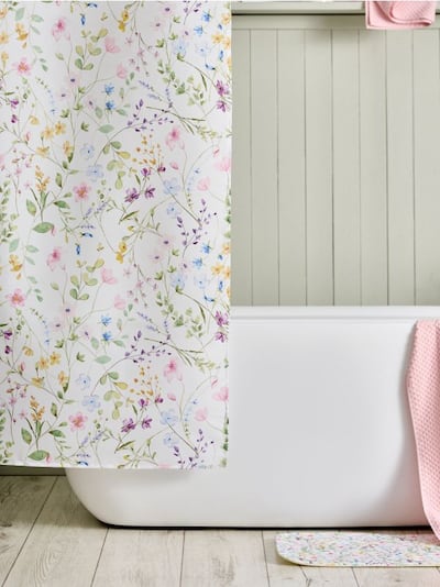 Zavesa za tuš sa cvetnim dezenom