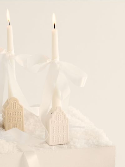 Svícen ve tvaru domečku