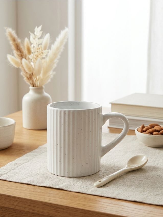 Sinsay - Cană cu model în relief - alb