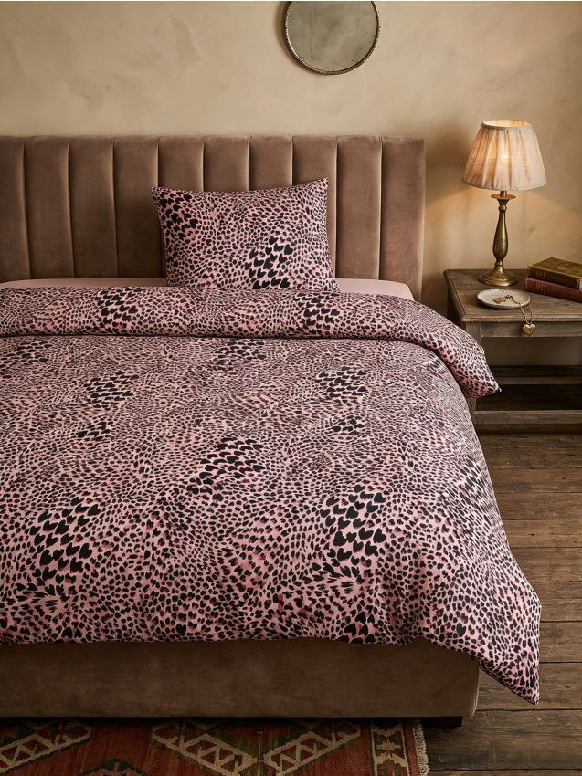 Sinsay - Set de lenjerie de pat cu motiv de inimi în stil leopard - bej