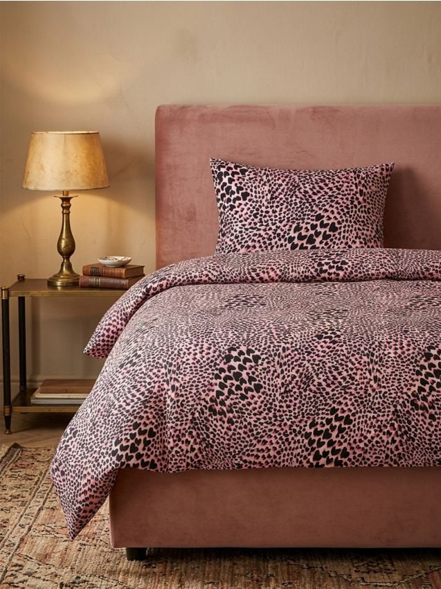 Sinsay - Set de lenjerie de pat cu motiv de inimi în stil leopard - bej