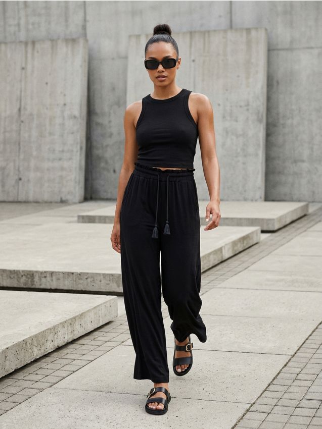 Sinsay - Wiskozowe spodnie wide leg z ozdobnym wiązaniem - czarny