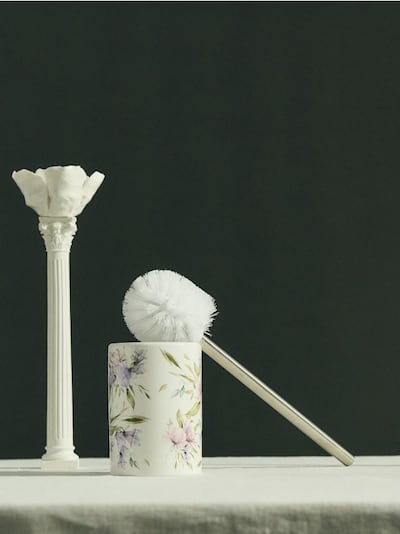 WC-harja lillemustriga