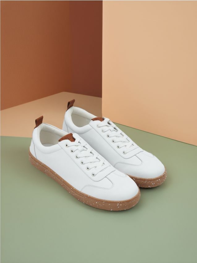 Sinsay - Tenisky z imitácie kože - biela