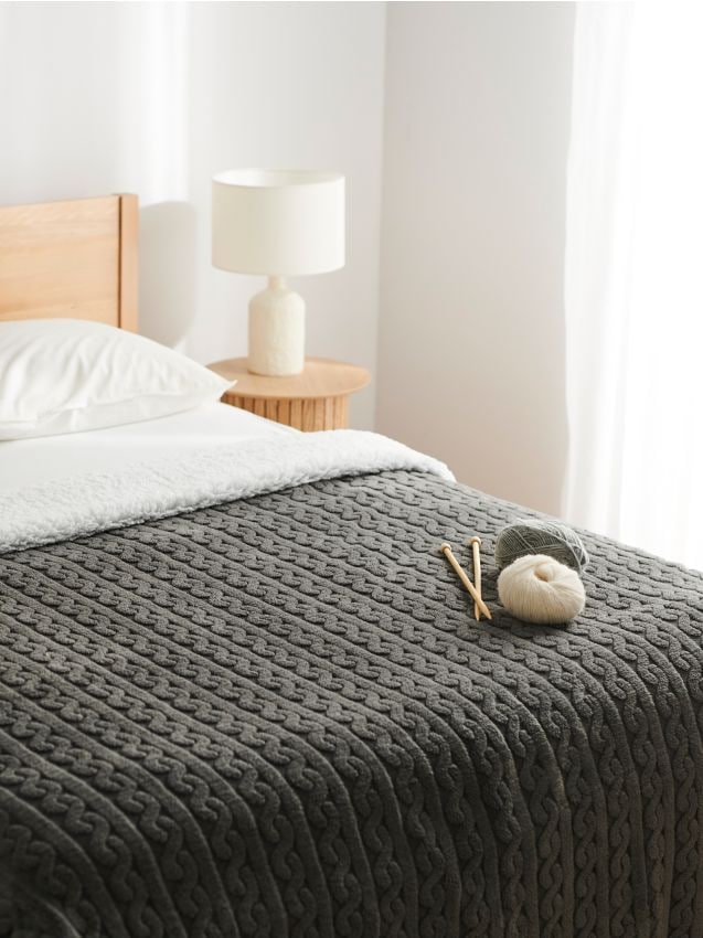 Sinsay - Posteľná prikrývka - tmavosivá