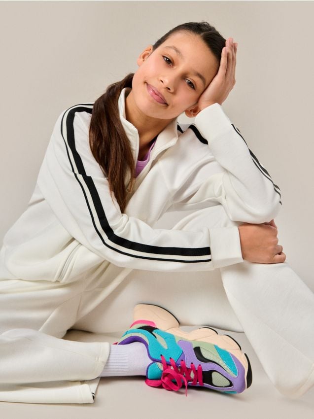 Sinsay - Pantaloni wide leg cu amestec de viscoză Active - crem