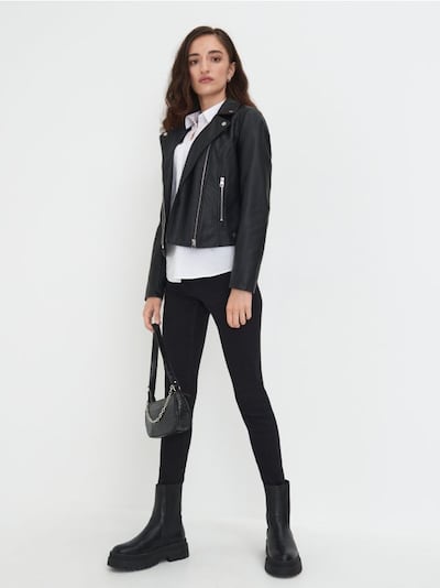 Sweatshirt with pockets