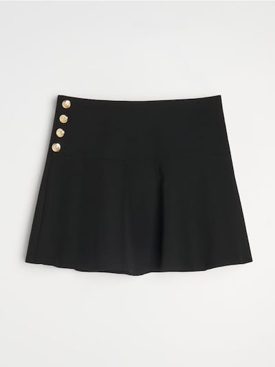 Mini suknja s ukrasnim dugmadima