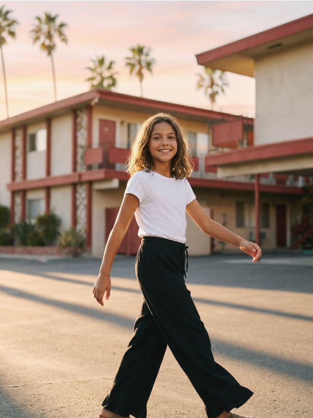 Sinsay - Pantaloni largi cu volane decorative - negru