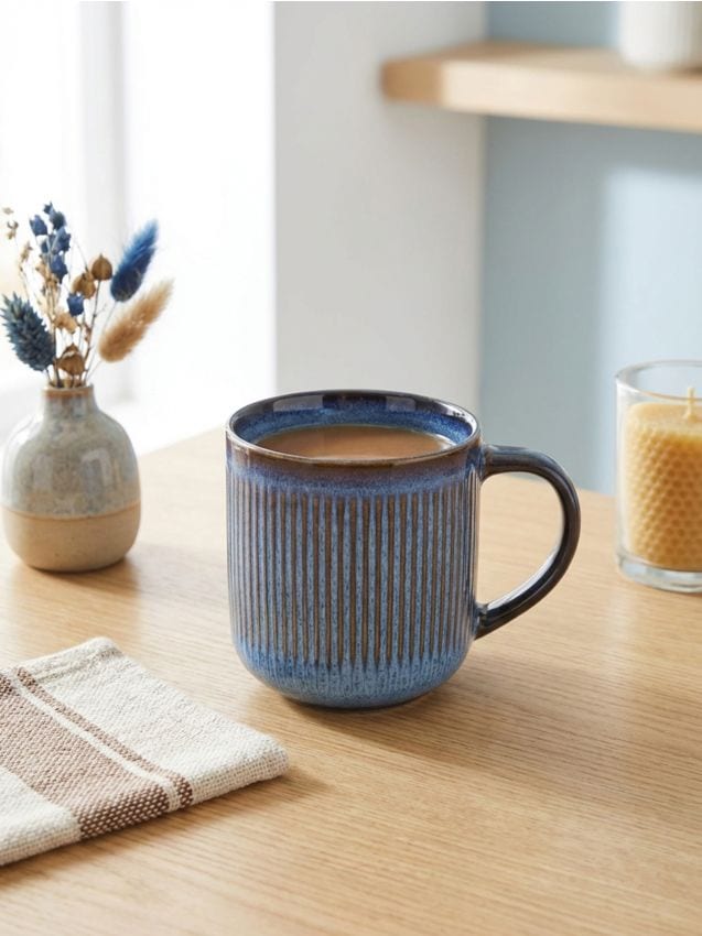 Sinsay - Cană cu model în relief - bleumarin