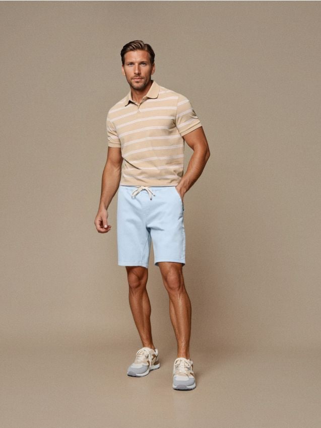 Sinsay - Pantaloni scurți jogger, din denim - albastru-pal