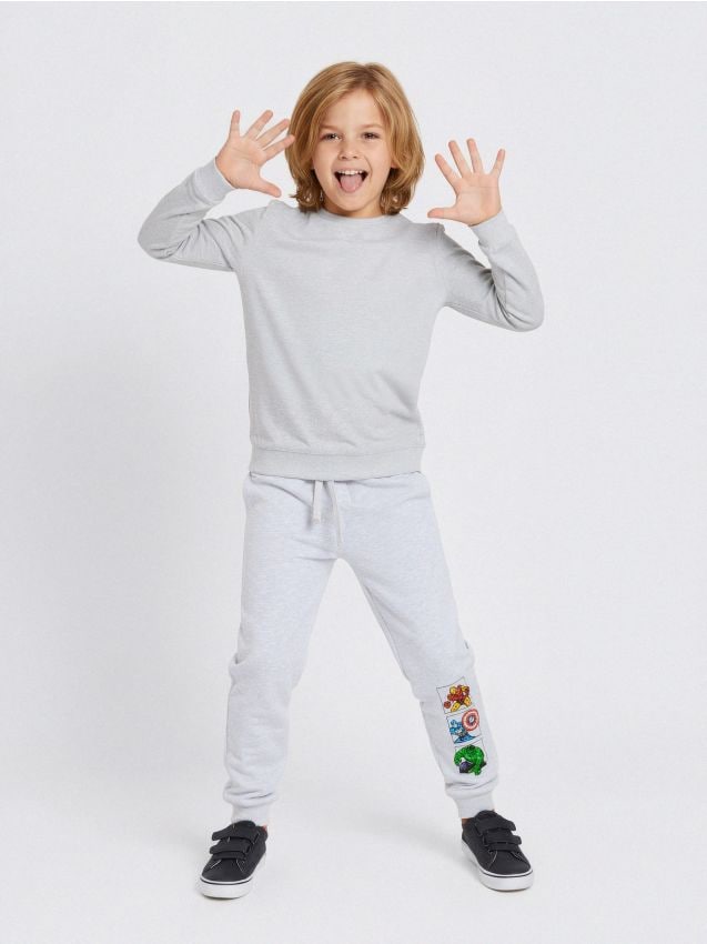 Sinsay - Tepláky Avengers - svetlošedá