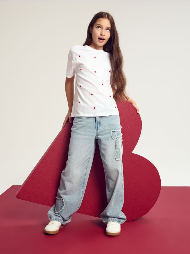 Sinsay - Bawełniana koszulka z krótkim rękawem w serca - kremowy