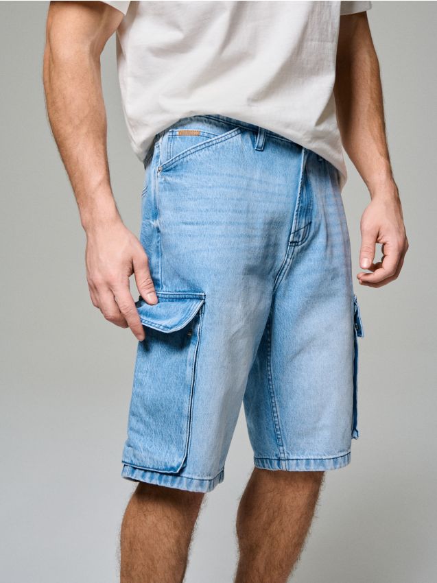 Sinsay - Luźne szorty cargo z efektem sprania - niebieski