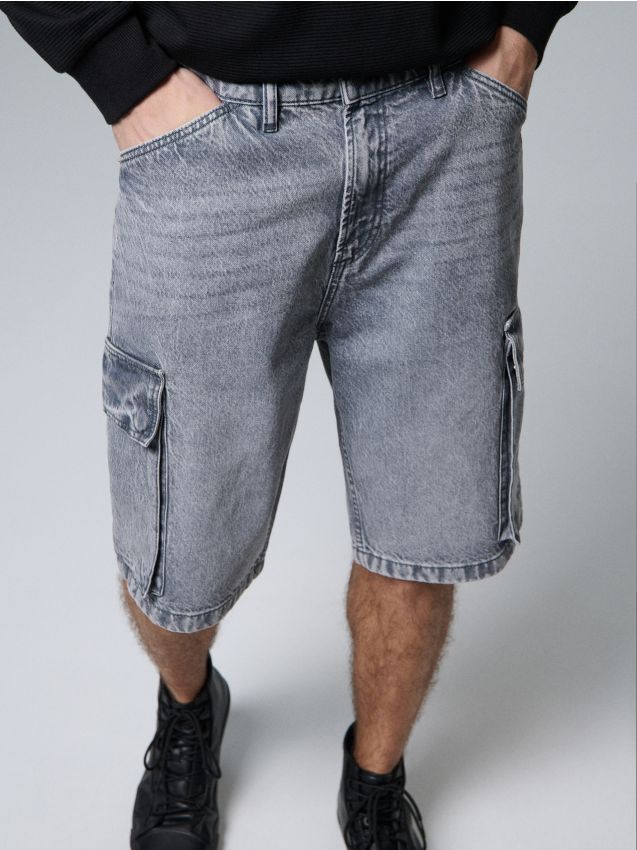 Sinsay - Luźne szorty cargo z efektem sprania - szary
